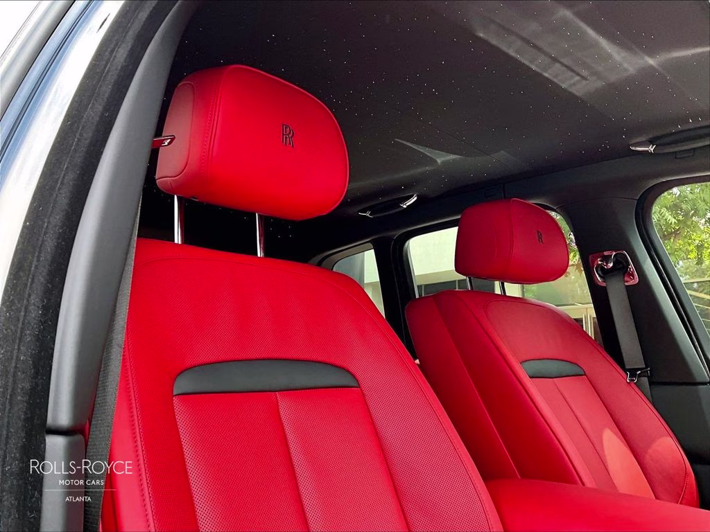 mph028_2691301593_sla13ha08tu235405_2026_rolls_royce_cullinan_black_diamond_29_112822_79259a21ff