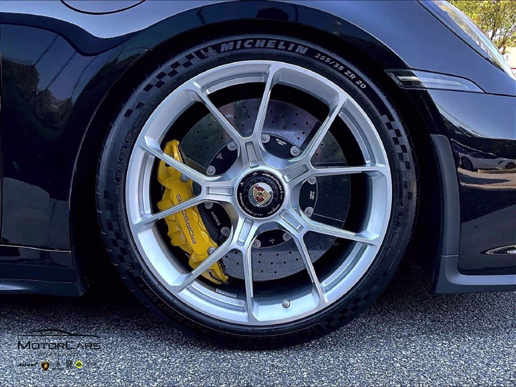 mph028_378163705_wp0ac2a92ns271111_2022_porsche_911_gt3_touring_jet_black_metallic_29_114496_4e694fd4e5