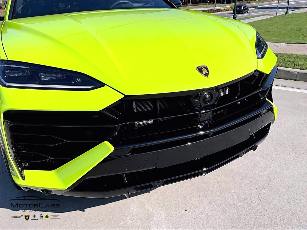 mph028_96646969_zpbud6zl8sla39743_2025_lamborghini_urus_se_verde_scandal_29_113824_1aad10fc97