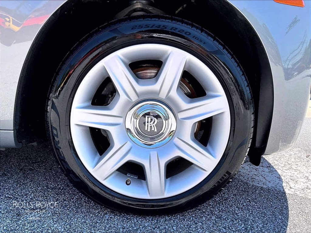 mph029_2030567007_sca664s5xgux53733_2016_rolls_royce_ghost_stone_grey_30_113230_ebdb7c96aa