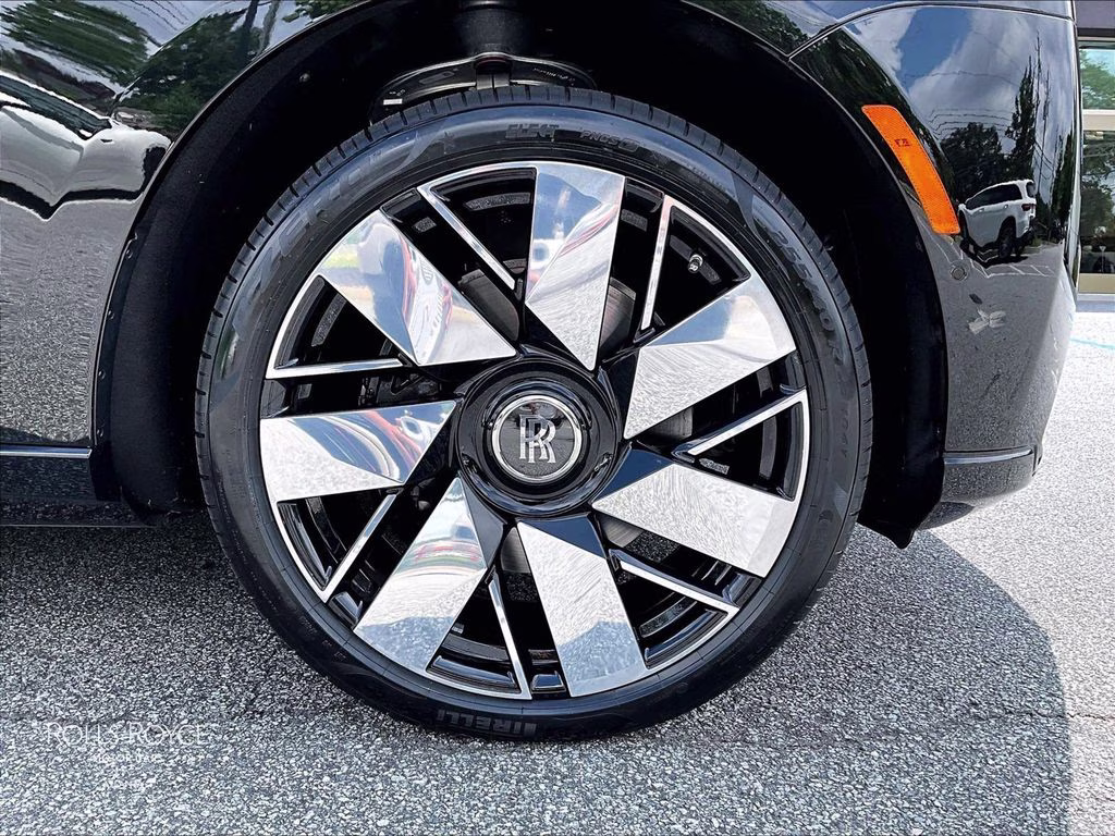mph029_3026082700_sla13ha08tu235405_2026_rolls_royce_cullinan_black_diamond_30_112822_b707af974a