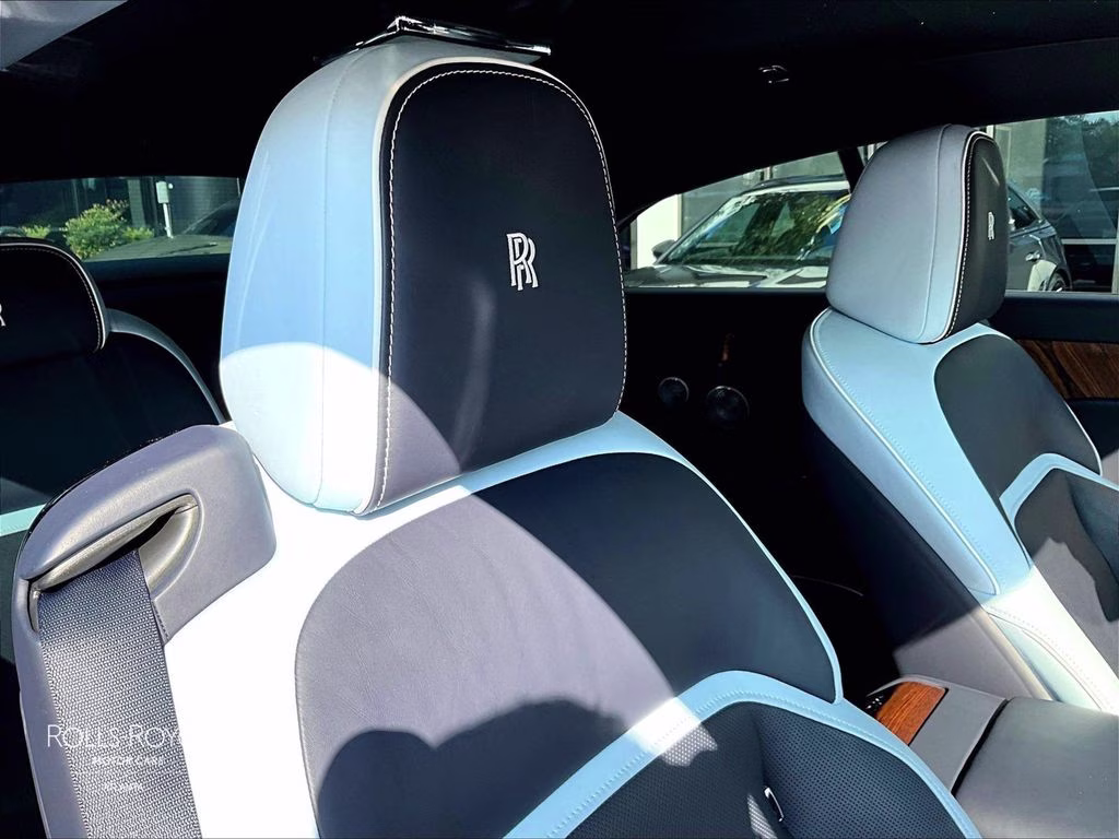 mph029_3493545130_scatk2c05ru218785_2024_rolls_royce_spectre_arctic_white_30_113769_c13c935a9c