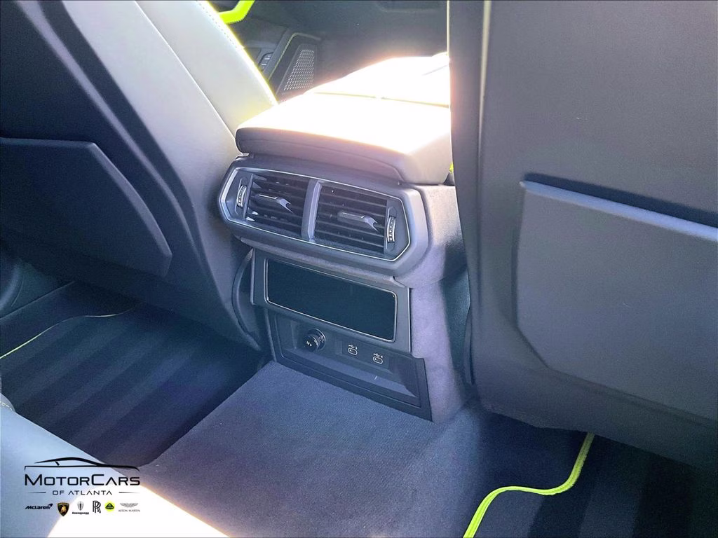 mph030_549487571_zpbud6zl8sla39743_2025_lamborghini_urus_se_verde_scandal_31_113824_667fbc641b