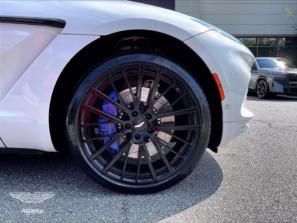 mph030_742951920_sd7vujawxntv04922_2022_aston_martin_dbx_lunar_31_114502_b879c74c1f