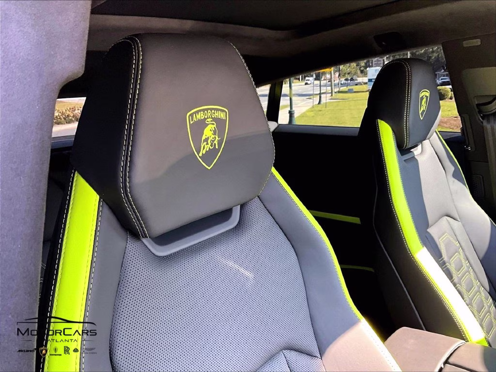 mph031_2919878988_zpbud6zl8sla39743_2025_lamborghini_urus_se_verde_scandal_32_113824_202190b44d