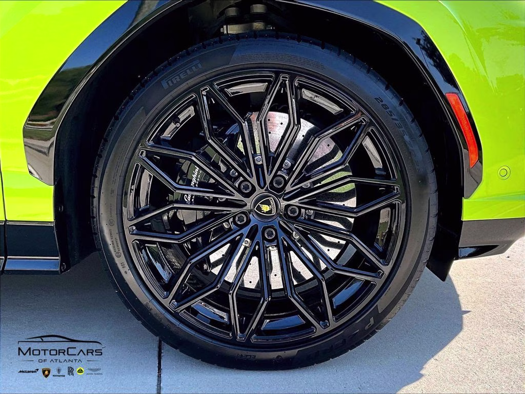 mph032_597968446_zpbud6zl8sla39743_2025_lamborghini_urus_se_verde_scandal_33_113824_994c6c063d