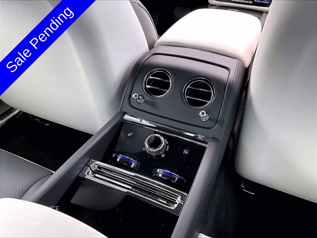 mph033_2530750806_scatk2c03ru226349_2024_rolls_royce_spectre_black_diamond_34_112913_a079421ec2