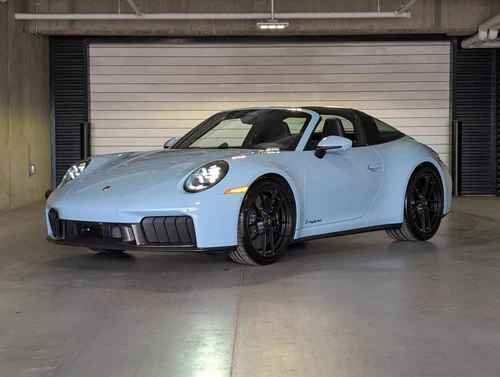 
           New 
        2026 Porsche 911 4 GTS