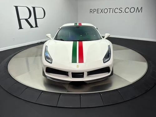 
           
        2016 Ferrari 488 GTB Base