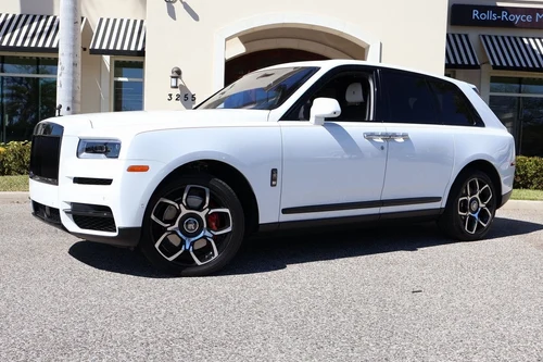 
           
        2023 Rolls-Royce CULLINAN BLACK BADGE
