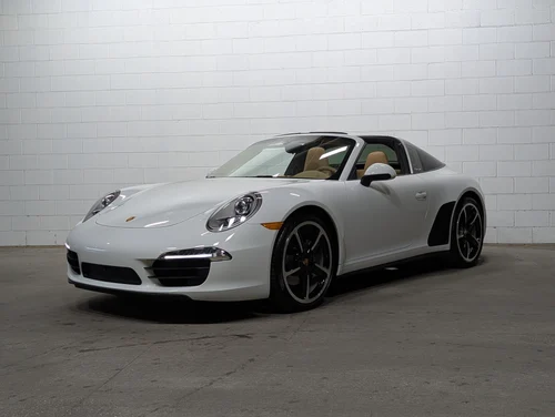 
           
        2015 Porsche 911 4