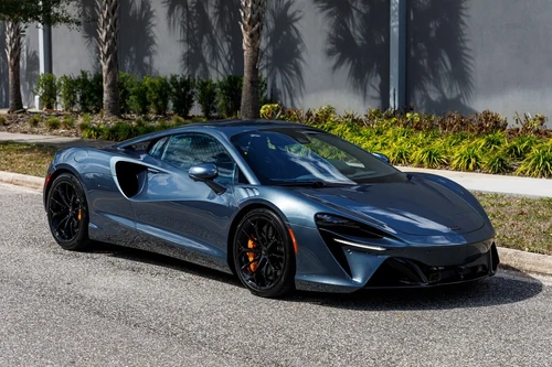 
           
        2026 McLaren Artura
