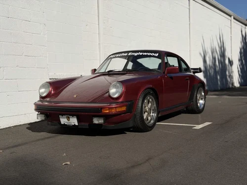 
           
        1982 Porsche 911 SC