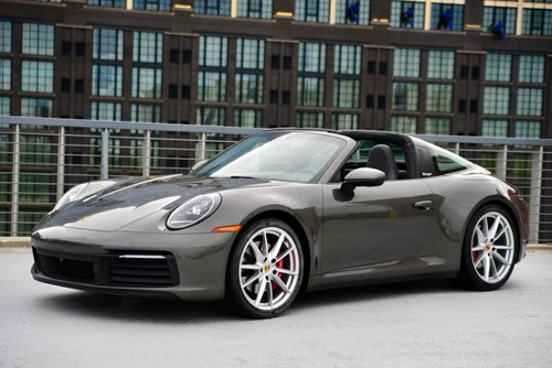 
           
        2021 Porsche 911