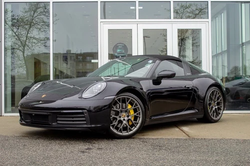 
           
        2021 Porsche 911