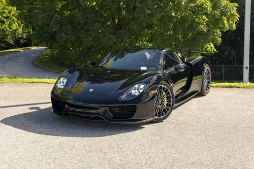 
           
        2015 Porsche 918 Spyder