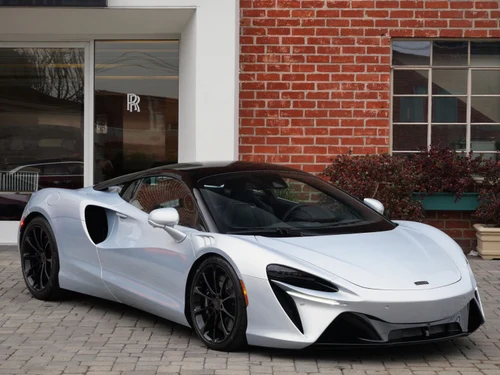 
           New 
        2026 McLaren ARTURA TECHLUX