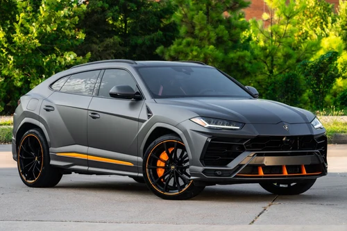 
           
        2022 Lamborghini Urus Graphite Capsule