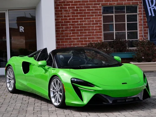 
           New 
        2025 McLaren ARTURA TECHLUX