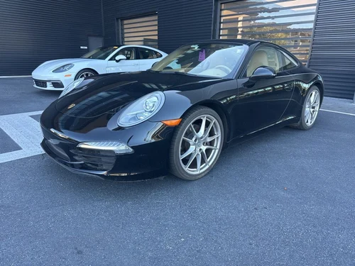 
           
        2013 Porsche 911 Carrera