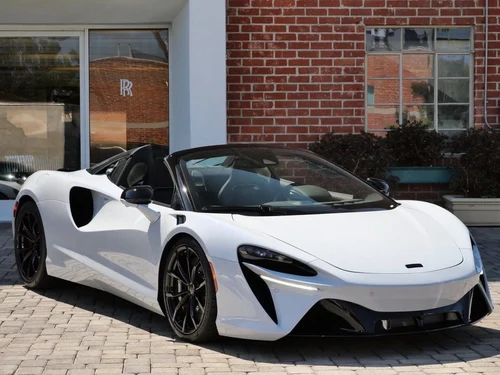 
           New 
        2025 McLaren ARTURA TECHLUX