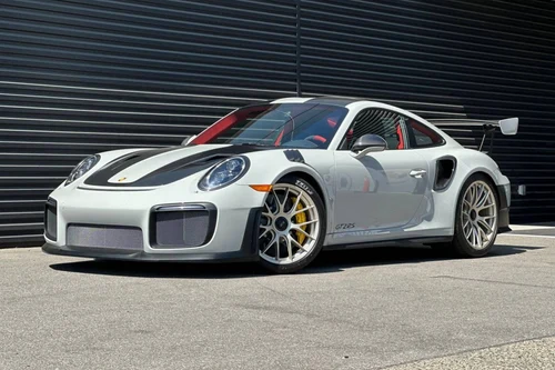 
           
        2018 Porsche 911 GT2 RS