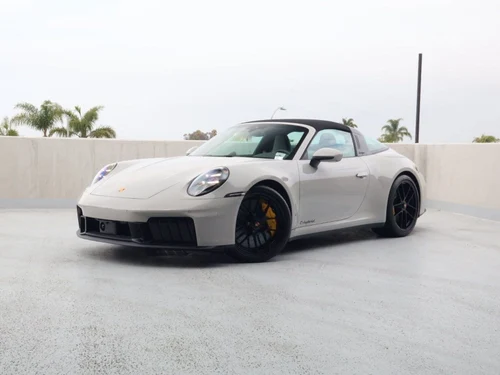 
           
        2025 Porsche 911 4 GTS