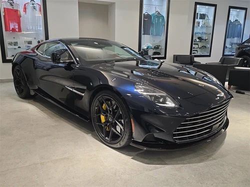 
           New 
        2025 Aston Martin Vanquish V12