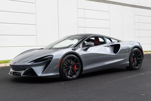 
           
        2023 McLaren Artura