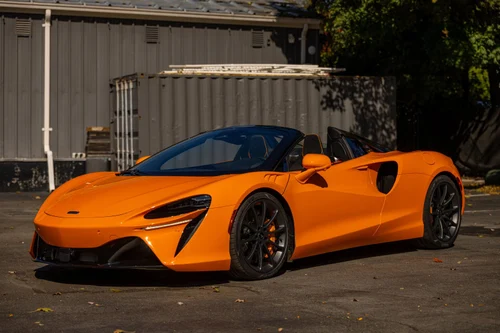 
           New 
        2027 McLaren Artura