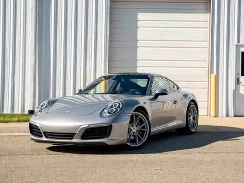 
           
        2017 Porsche 911 Carrera