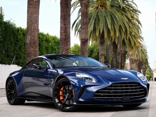 
           
        2025 Aston Martin Vantage