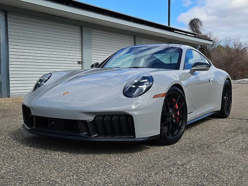 
           
        2026 Porsche 911 Carrera 4 GTS