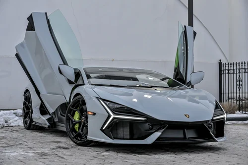 
           New 
        2025 Lamborghini Revuelto