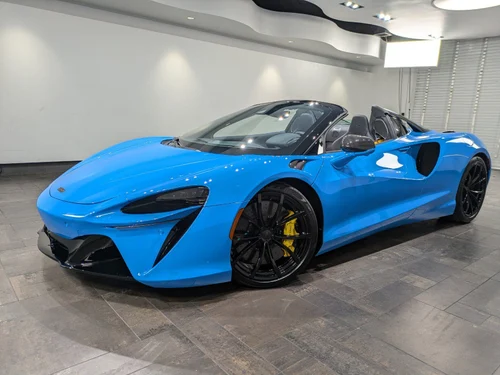 
           New 
        2025 McLaren ARTURA TECHLUX
