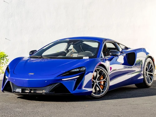 
           New 
        2026 McLaren ARTURA TECHLUX