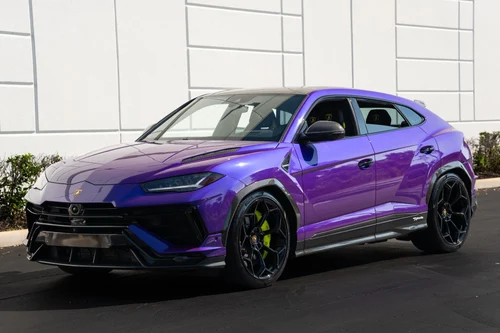 
           
        2023 Lamborghini Urus Performante