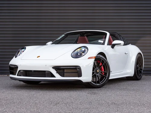 
           
        2024 Porsche 911 4 GTS