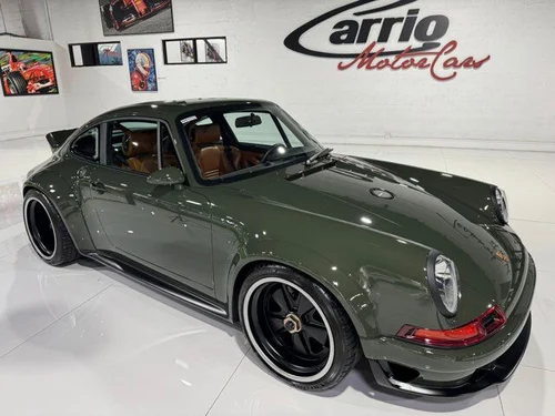 
           
        1990 Porsche 911 Singer DLS