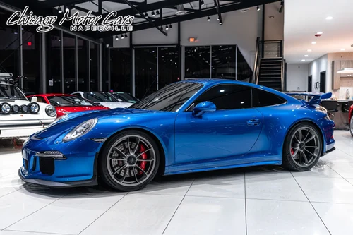 
           
        2015 Porsche 911