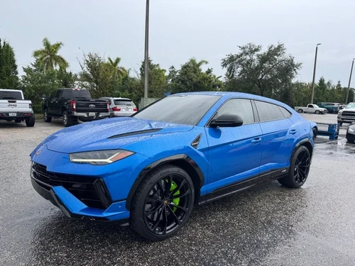 
           
        2023 Lamborghini Urus S
