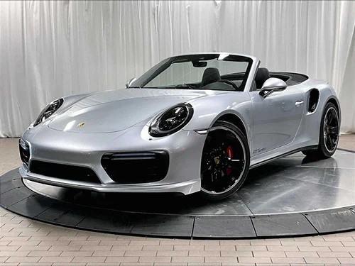 
           
        2018 Porsche 911