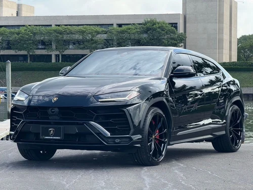 
           
        2022 Lamborghini Urus Base