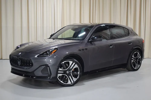
           New 
        2025 Maserati Grecale