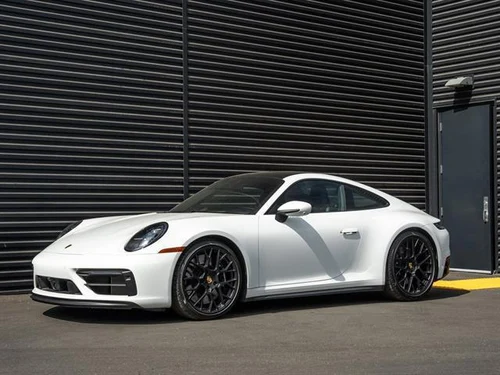 
           
        2024 Porsche 911 Carrera GTS