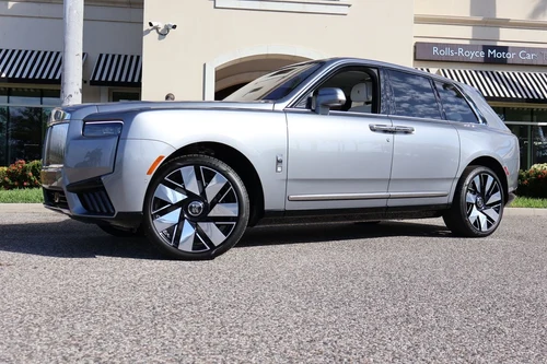 
           New 
        2026 Rolls-Royce Cullinan Sport Utility
