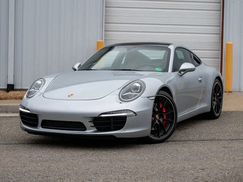 
           
        2015 Porsche 911