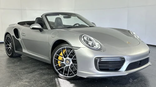 
           
        2018 Porsche 911