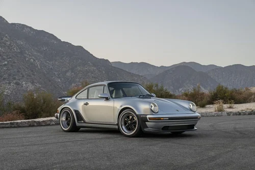 
           
        1990 Porsche 911