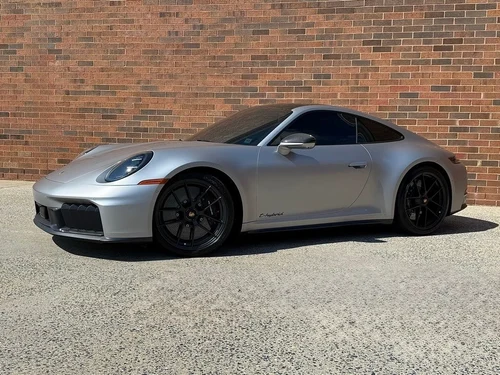 
           
        2025 Porsche 911